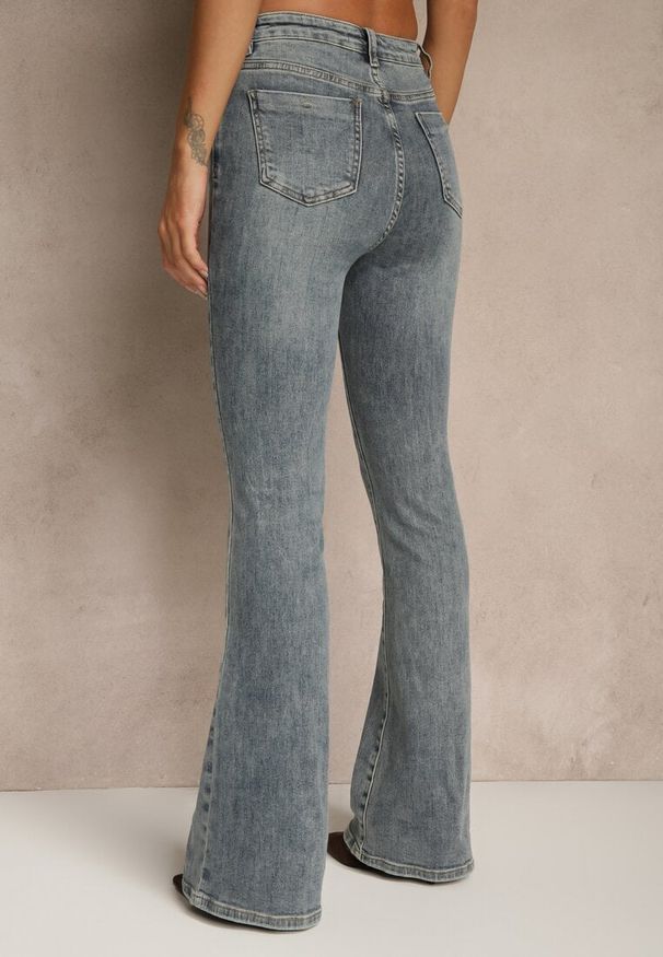 Renee - Niebieskie Jeansy o Fasonie Flare Regular Waist Setava. Okazja: na co dzień. Kolor: niebieski. Styl: casual