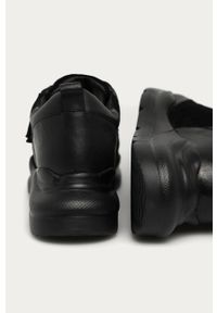 ANSWEAR - Answear - Buty skórzane Answear Lab. Nosek buta: okrągły. Zapięcie: rzepy. Kolor: czarny. Materiał: skóra. Szerokość cholewki: normalna. Obcas: na obcasie. Wysokość obcasa: średni #5