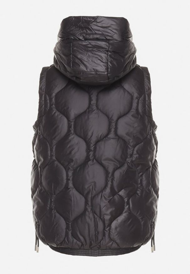 Born2be - Czarna Pikowana Kamizelka z Odpinanym Kapturem i Ściągaczami Liosta. Okazja: na co dzień, na spotkanie biznesowe. Kolor: czarny. Materiał: jeans. Styl: biznesowy, casual