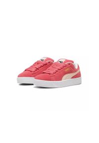 Buty do chodzenia damskie Puma Suede Xl. Zapięcie: sznurówki. Kolor: czerwony, różowy, biały, wielokolorowy. Materiał: zamsz. Szerokość cholewki: normalna. Model: Puma Suede. Sport: turystyka piesza