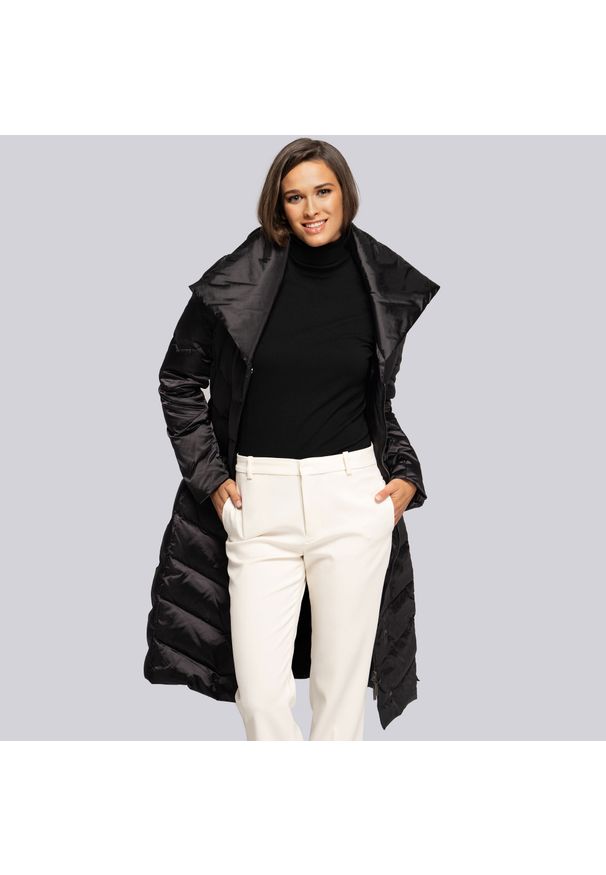 Wittchen - Damski płaszcz puchowy z kapturem. Typ kołnierza: kaptur. Kolor: czarny. Materiał: nylon. Sezon: jesień, zima. Styl: elegancki