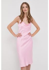 BARDOT - Bardot sukienka kolor różowy midi dopasowana. Kolor: różowy. Materiał: tkanina. Długość rękawa: na ramiączkach. Typ sukienki: dopasowane. Długość: midi