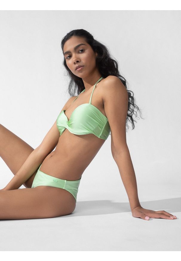 4f - Dół od bikini damski. Kolor: zielony. Materiał: włókno, dzianina, materiał. Wzór: gładki