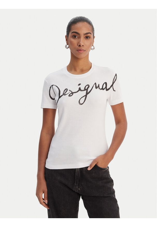 Desigual T-Shirt 26SWTK07 Biały Regular Fit. Kolor: biały. Materiał: bawełna