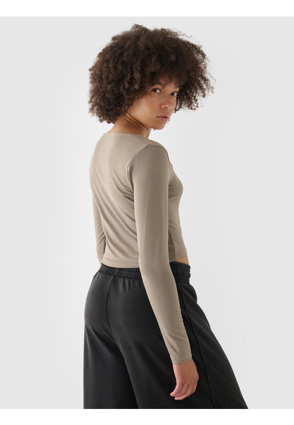 4f - 4F Longsleeve slim gładki damski - brązowy S. Okazja: na co dzień. Typ kołnierza: dekolt w karo. Kolor: brązowy. Długość: długie. Wzór: gładki. Materiał: dzianina, wiskoza, jersey, materiał, elastan. Długość rękawa: długi rękaw. Sezon: lato, wiosna. Styl: klasyczny, sportowy, casual