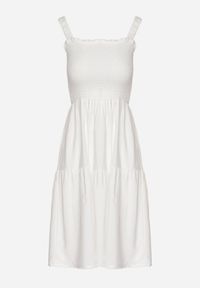 Born2be - Biała Rozkloszowana Sukienka na Ramiączkach z Wiskozy Miravelia. Okazja: na co dzień. Typ kołnierza: dekolt kwadratowy. Kolor: biały. Materiał: wiskoza. Długość rękawa: na ramiączkach. Typ sukienki: proste. Styl: casual #4