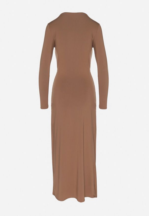 Born2be - Brązowa Sukienka z Efektownym Marszczeniem i Rozcięciem z Wiskozą Kliheria. Okazja: na co dzień. Kolor: brązowy. Materiał: wiskoza. Długość rękawa: długi rękaw. Styl: elegancki, casual, klasyczny