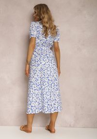 Renee - Niebieska Sukienka z Bawełny Andrilla. Kolor: niebieski. Materiał: bawełna. Długość rękawa: krótki rękaw. Wzór: kwiaty. Typ sukienki: kopertowe. Długość: midi #4