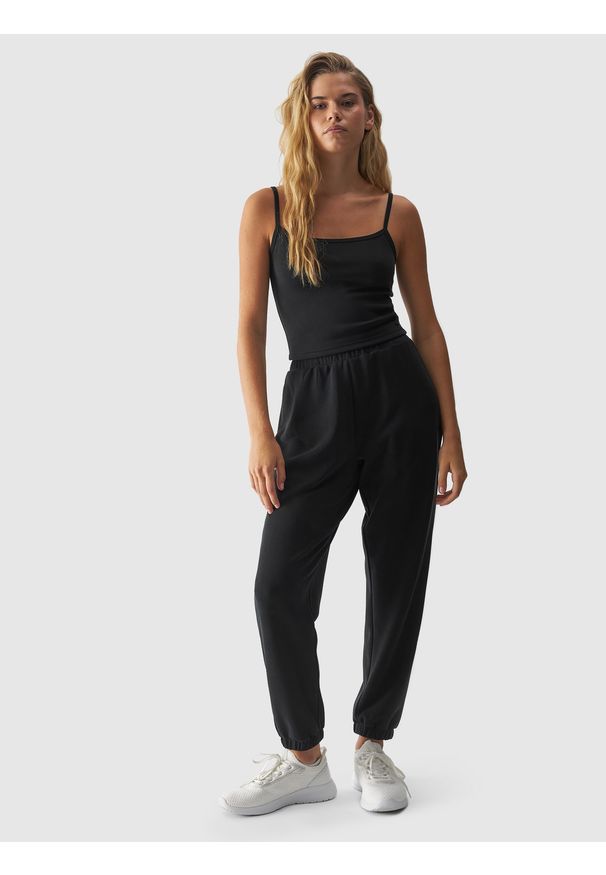 4f - 4F Crop-top slim gładki z modalem damski - czarny XL. Kolor: czarny. Materiał: materiał, jersey, dzianina, syntetyk. Długość rękawa: na ramiączkach. Wzór: gładki