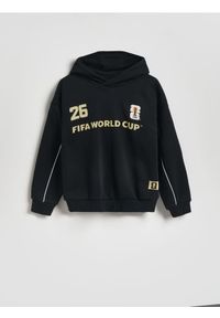 Reserved - Bluza z kapturem FIFA World Cup - czarny. Typ kołnierza: kaptur. Kolor: czarny. Materiał: dzianina, bawełna #1