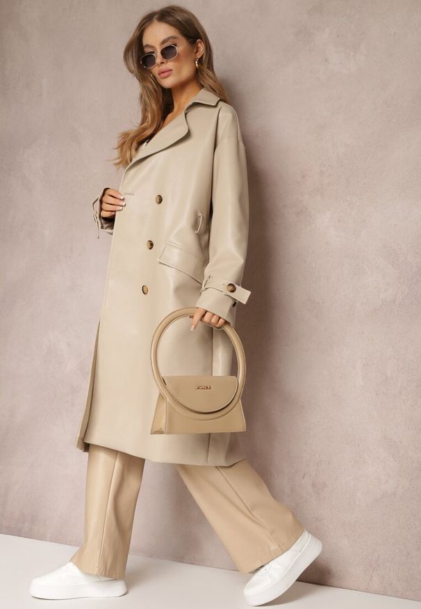 Renee - Jasnobeżowy Dwurzędowy Płaszcz z Imitacji Skóry z Paskiem Dyrine. Kolor: beżowy. Materiał: skóra. Sezon: wiosna, jesień