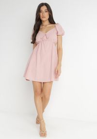Born2be - Różowa Sukienka Roatta. Kolor: różowy. Materiał: bawełna. Wzór: jednolity. Sezon: lato. Długość: mini #6