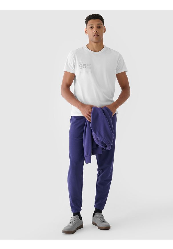 4f - 4F T-shirt regular z nadrukiem męski - biały S. Okazja: na co dzień. Kolor: biały. Materiał: dzianina, jersey, bawełna. Długość rękawa: krótki rękaw. Długość: krótkie. Wzór: nadruk. Styl: casual, klasyczny, sportowy