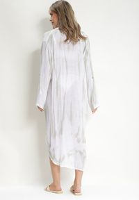 Born2be - Jasnozielona Sukienka Oversize o Koszulowym Fasonie Rarosa. Typ kołnierza: dekolt w serek. Kolor: zielony. Materiał: skóra. Typ sukienki: oversize, koszulowe. Styl: elegancki #5