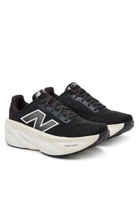 New Balance Buty do biegania More v5 MMORCD5 Czarny. Kolor: czarny. Materiał: materiał