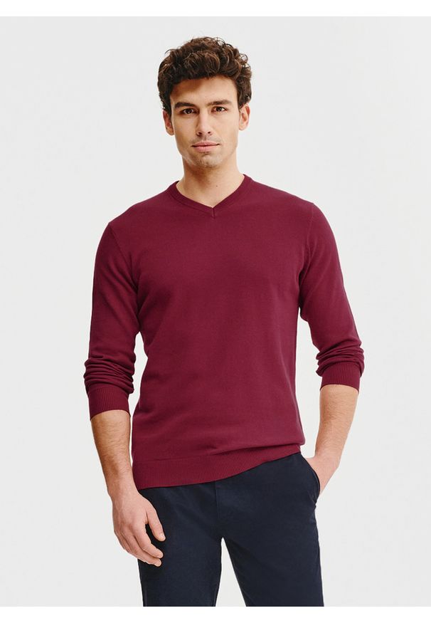 Pako Lorente - PAKO LORENTE – Czerwony męski sweter w serek. Typ kołnierza: dekolt w serek. Kolor: czerwony, niebieski, zielony. Materiał: bawełna. Sezon: wiosna