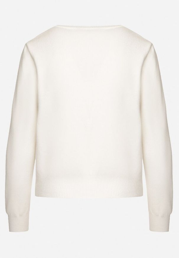Born2be - Biały Sweter z Wiskozą i Siateczkowymi Aplikacjami Hariena. Kolor: biały. Materiał: wiskoza. Wzór: aplikacja. Styl: elegancki
