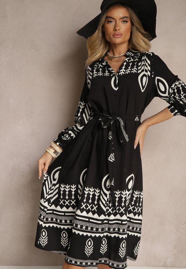 Renee - Czarna Koszulowa Sukienka z Wiskozą w Azteckie Wzory Averisa. Kolor: czarny. Materiał: wiskoza. Sezon: lato, wiosna. Typ sukienki: koszulowe. Styl: elegancki