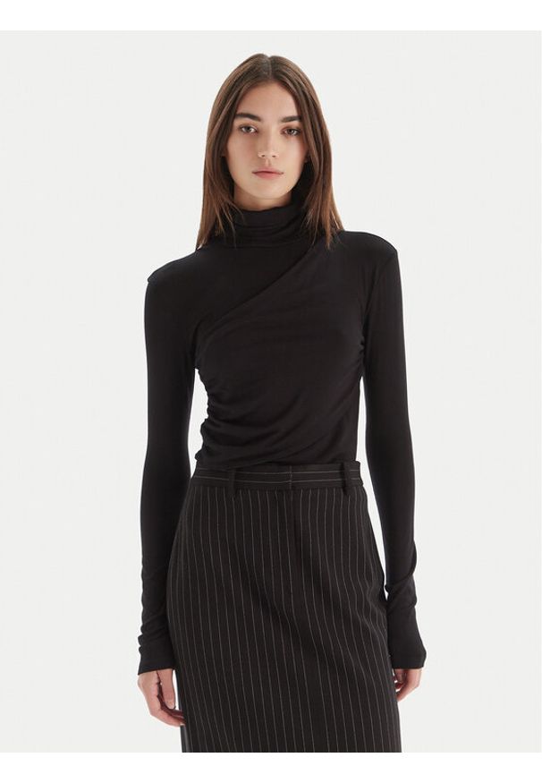 Patrizia Pepe Bluzka 2M4478 J337 Czarny Regular Fit. Kolor: czarny. Materiał: syntetyk