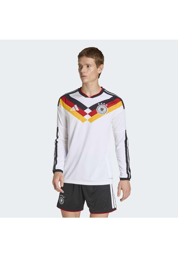 Adidas - Koszulka Germany 26 Home z długim rękawem. Kolor: biały. Długość rękawa: długi rękaw. Technologia: ClimaCool (Adidas). Długość: długie. Sport: piłka nożna