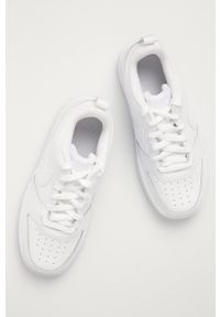Nike Kids - Buty skórzane dziecięce Court Borough Low. Nosek buta: okrągły. Zapięcie: sznurówki. Kolor: biały. Materiał: skóra. Szerokość cholewki: normalna. Model: Nike Court #2