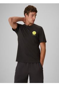 4f - 4F T-shirt regular z nadrukiem męski - szary M. Okazja: na co dzień. Kolor: szary. Materiał: bawełna, materiał, dzianina. Wzór: nadruk. Styl: wakacyjny, casual, sportowy #1