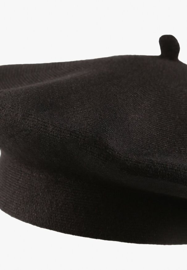 Born2be - Czarny Beret z Antenką z Kaszmirem i Bawełną w Klasycznym Stylu Emivirae. Kolor: czarny. Materiał: bawełna, kaszmir. Wzór: aplikacja. Styl: klasyczny