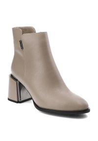 Beżowe Botki Artiker Modne Skórzane Buty Na Obcasie. Okazja: na co dzień. Kolor: beżowy. Materiał: skóra. Wzór: gładki. Obcas: na obcasie. Styl: casual. Wysokość obcasa: średni