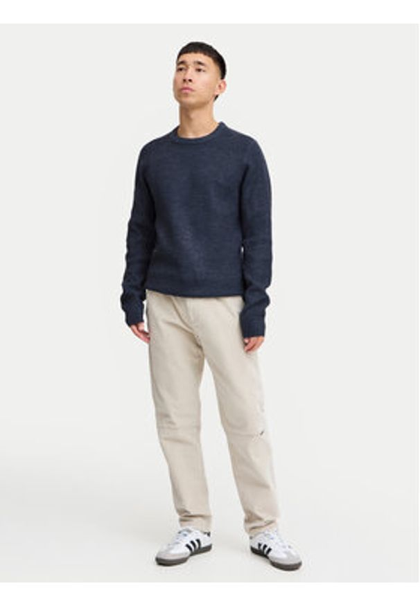 Blend Sweter 20717277 Granatowy Regular Fit. Kolor: niebieski. Materiał: syntetyk