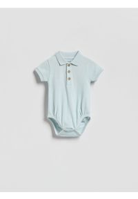 Reserved - Bawełniane body polo - jasnoniebieski. Kolor: niebieski. Materiał: bawełna #1