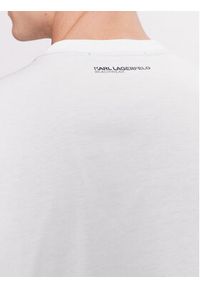 Karl Lagerfeld - KARL LAGERFELD T-Shirt 240M2204 Biały Regular Fit. Typ kołnierza: dekolt w karo. Kolor: biały. Materiał: bawełna #5