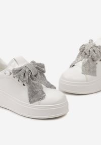Born2be - Biało-Srebrne Sneakersy Lismera. Kolor: biały. Materiał: skóra ekologiczna. Szerokość cholewki: normalna. Wzór: aplikacja. Obcas: na platformie