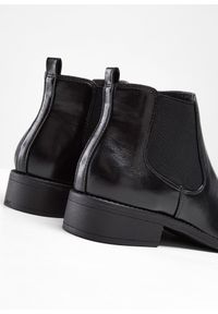 bonprix - Sztyblety. Kolor: czarny. Materiał: skóra, lakier #2