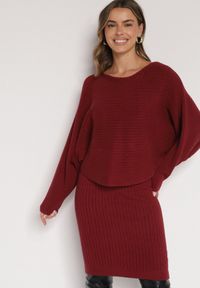 Born2be - Bordowy Dzianinowy Komplet Prążkowany Sukienka i Sweter o Kroju Nietoperz Wederela. Kolor: czerwony. Materiał: dzianina, prążkowany #1