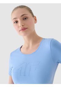 4f - 4F T-shirt slim z nadrukiem damski - niebieski M. Okazja: na co dzień. Kolor: niebieski. Materiał: dzianina, bawełna, jersey, materiał, elastan. Wzór: nadruk. Styl: klasyczny, sportowy, casual
