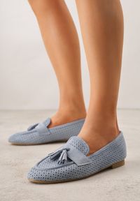 Renee - Niebieskie Perforowane Mokasyny z Imitacji Zamszu Zdobione Frędzlami Vaeliane. Okazja: na co dzień. Kolor: niebieski. Materiał: zamsz. Wzór: aplikacja. Styl: casual, elegancki #3