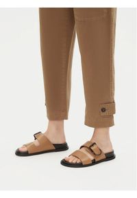 Badura Klapki FLOWER-LT778-93 Brązowy. Kolor: brązowy. Materiał: skóra #1