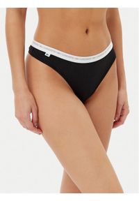 Lacoste Komplet 3 par stringów 8F1341 Czarny. Kolor: czarny. Materiał: bawełna
