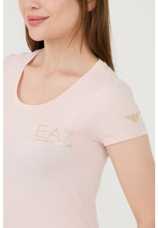 EA7 Emporio Armani - EA7 Różowy t-shirt. Kolor: różowy