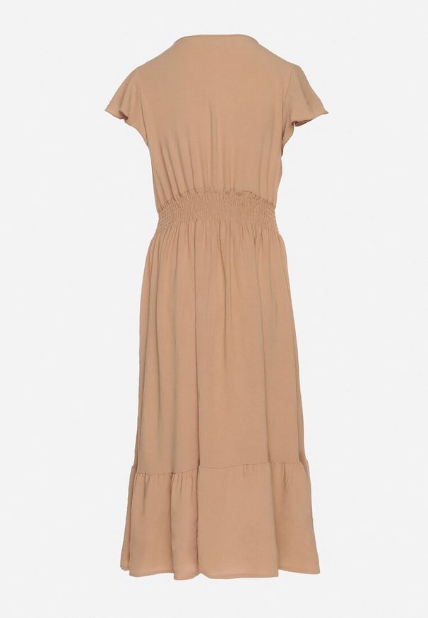 Born2be - Beżowa Sukienka o Rozkloszowanym Kroju z Kopertowym Dekoltem i Gumką w Talii Reiliana. Okazja: na co dzień, na imprezę. Typ kołnierza: dekolt kopertowy. Kolor: beżowy. Typ sukienki: kopertowe. Styl: casual, elegancki