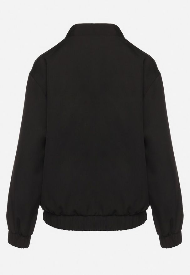 Born2be - Czarna Bluza Bomberka z Kieszeniami z Kaplami Bervialia. Kolekcja: plus size. Kolor: czarny