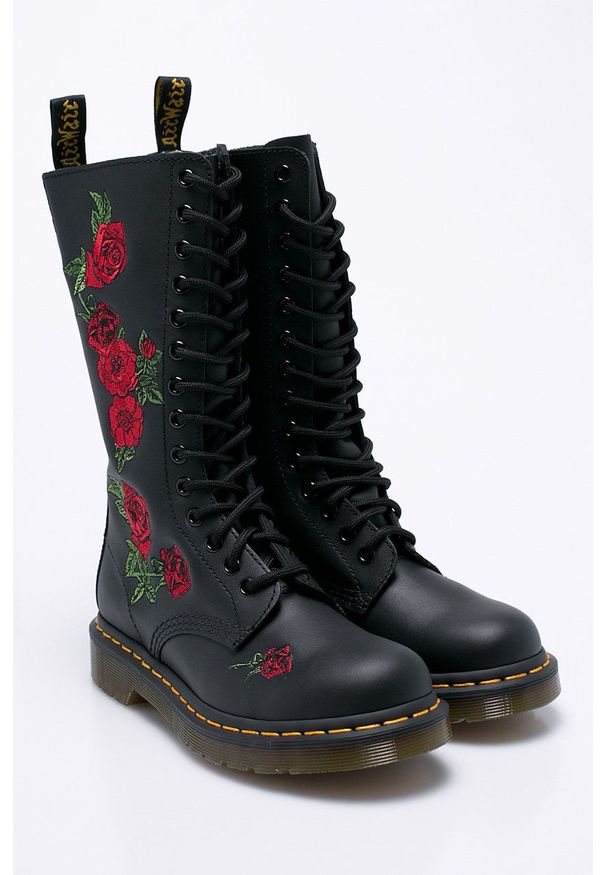 Dr. Martens - Dr Martens - Botki. Nosek buta: okrągły. Zapięcie: sznurówki. Kolor: czarny. Materiał: skóra. Szerokość cholewki: normalna. Wzór: haft