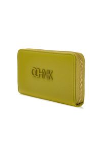 Ochnik - Duży limonkowy portfel damski z logo. Kolor: zielony. Materiał: skóra