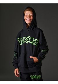 Sinsay - Bluza hoodie z napisem Pokemon - czarny. Kolor: czarny. Wzór: napisy