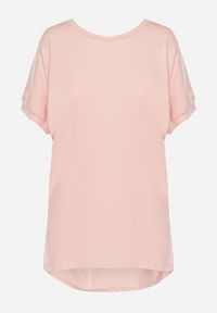 Born2be - Różowy T-shirt z Krótkimi Rękawami i Dłuższym Tyłem Cercisa. Okazja: na co dzień. Typ kołnierza: dekolt w serek. Kolor: różowy. Materiał: bawełna, jeans. Długość rękawa: krótki rękaw. Długość: krótkie. Styl: klasyczny, casual #7