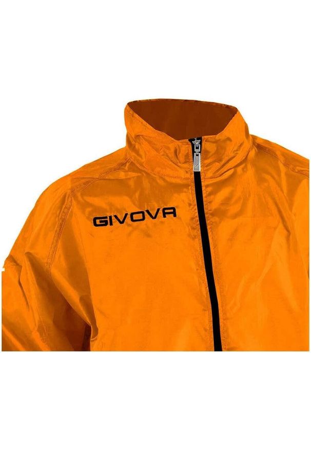 Kurtka do piłki nożnej męska Givova Basico przeciwdeszczowa. Kolor: pomarańczowy. Materiał: nylon. Sezon: zima. Sport: bieganie, piłka nożna