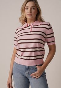 Born2be - Różowy T-shirt Typu Polo z Wiskozą Ozdobiony Guzikami i Paskami Esefia. Okazja: na co dzień. Typ kołnierza: polo. Kolor: różowy. Materiał: wiskoza. Wzór: aplikacja. Styl: casual #8