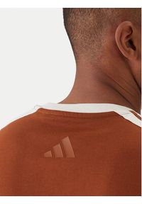 Adidas - adidas T-Shirt Lux Coffee Cafe Cup Graphic JZ5070 Brązowy Loose Fit. Kolor: brązowy. Materiał: bawełna #5