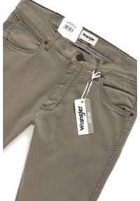 Wrangler - WRANGLER SPODNIE MĘSKIE LARSTON DUSTY GREEN W18SRN457. Materiał: materiał #4