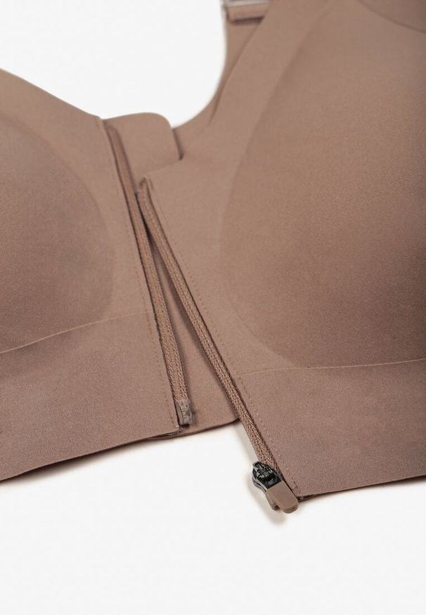 Born2be - Ciemnobeżowy Sportowy Biustonosz z Suwakiem z Przodu Eziline. Kolekcja: plus size. Kolor: beżowy. Rodzaj stanika: wyciągane miseczki